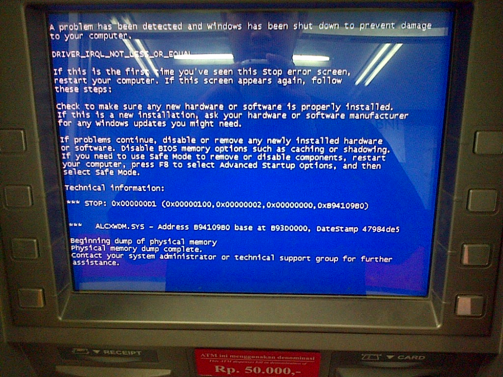 Mesin ATm Blue Screen penyebab ATM tertelan
