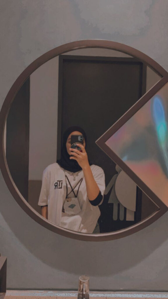 Hijab Mirror Selfie Cermin Aesthetics Hijab Hitam