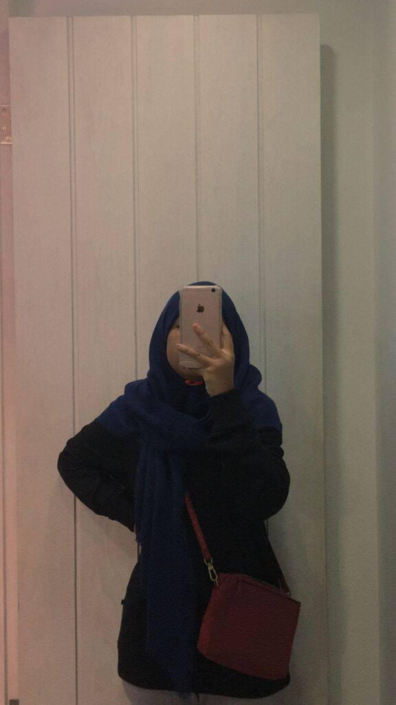 Hijab Mirror Selfie Pamer Iphone Jilbab Manis