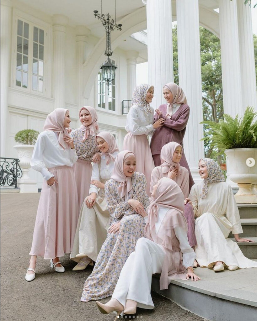 Ide Selebgram manis Hijab Cantik Pastel