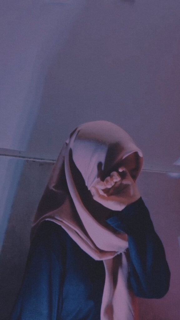 Foto Aesthetic Hijab cewek manis malu karena kedapatan mesum