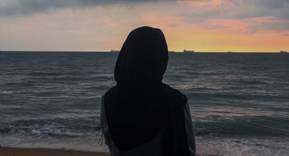 Foto Aesthetics Hijab adalah kata kunci yang banyak menghasilkan cewek ABG pakai JIlbab selfie namun wajahnya tidak terlihat