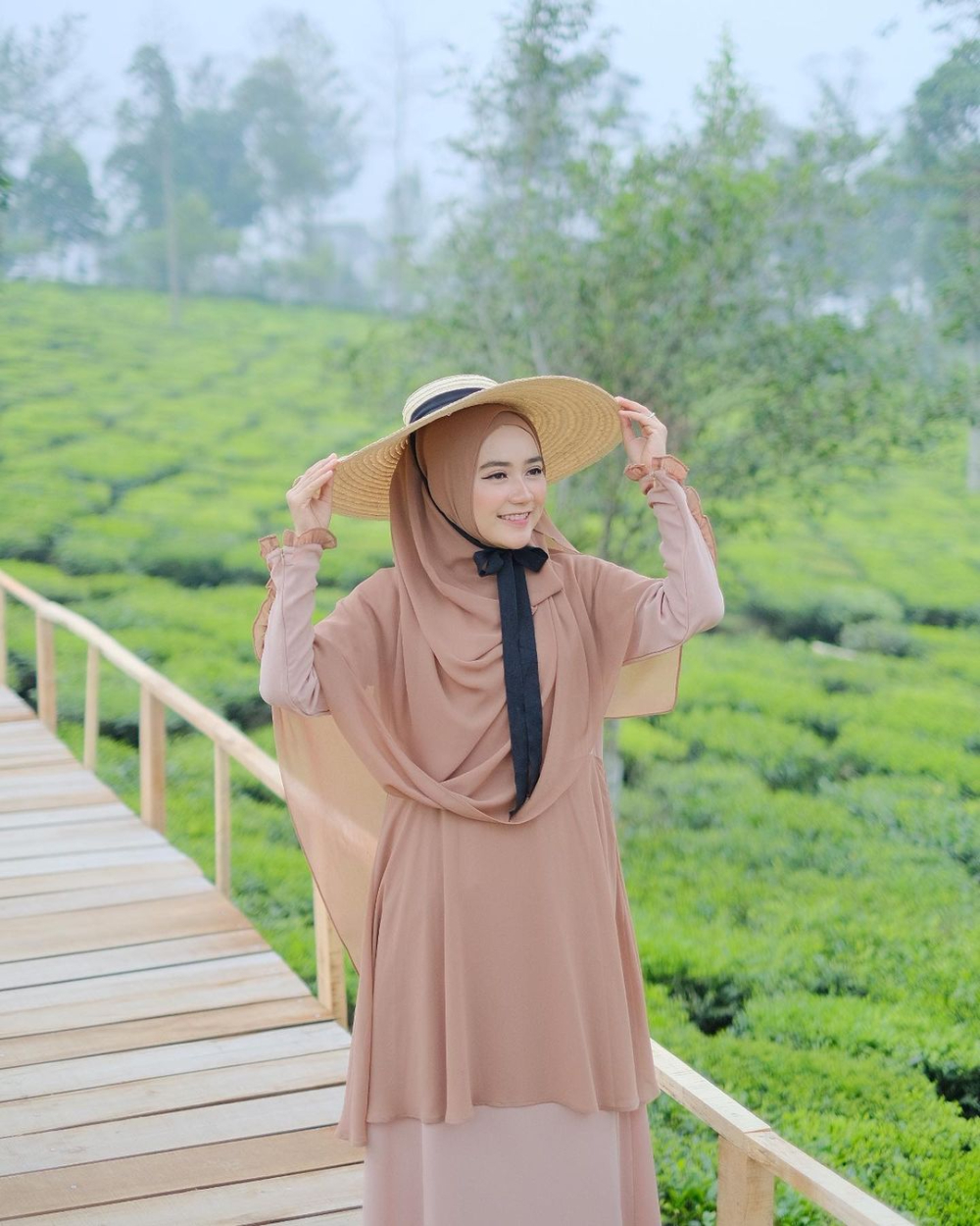 Tarif dan Bayaran Foto Model Hijab Untuk Sekali Pemotretan - Matamu