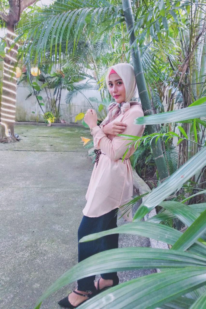 Hunting foto model Amatir di taman Hijab Cewek IGO