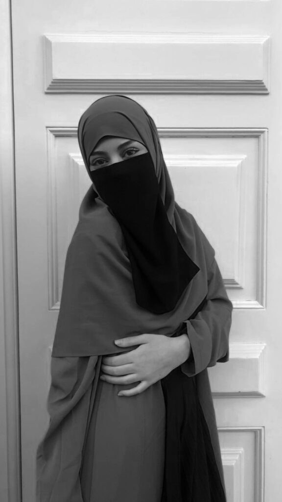 Foto cewek manis pakai Cadar dan BUrqa kudung besar uhkti viral manis