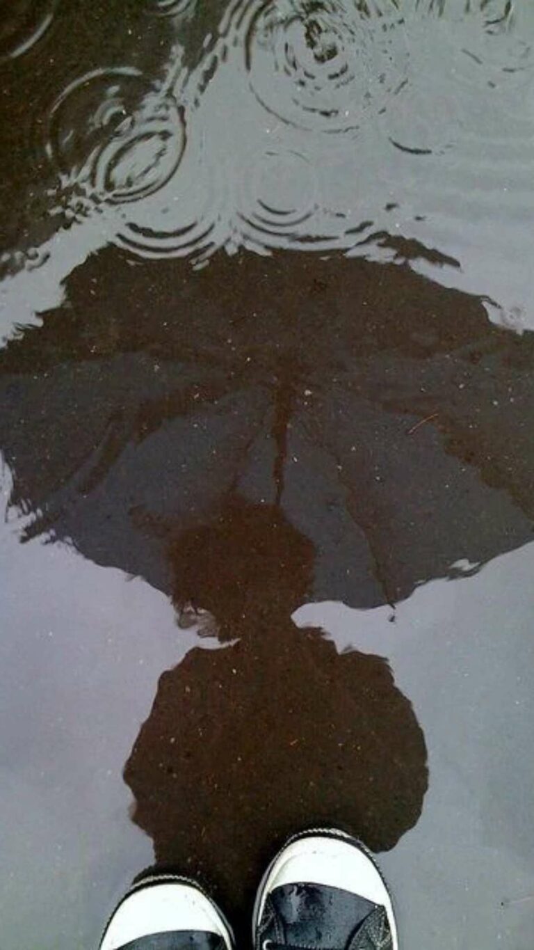 8 Ide Foto Aesthetic Saat Hujan - matamu