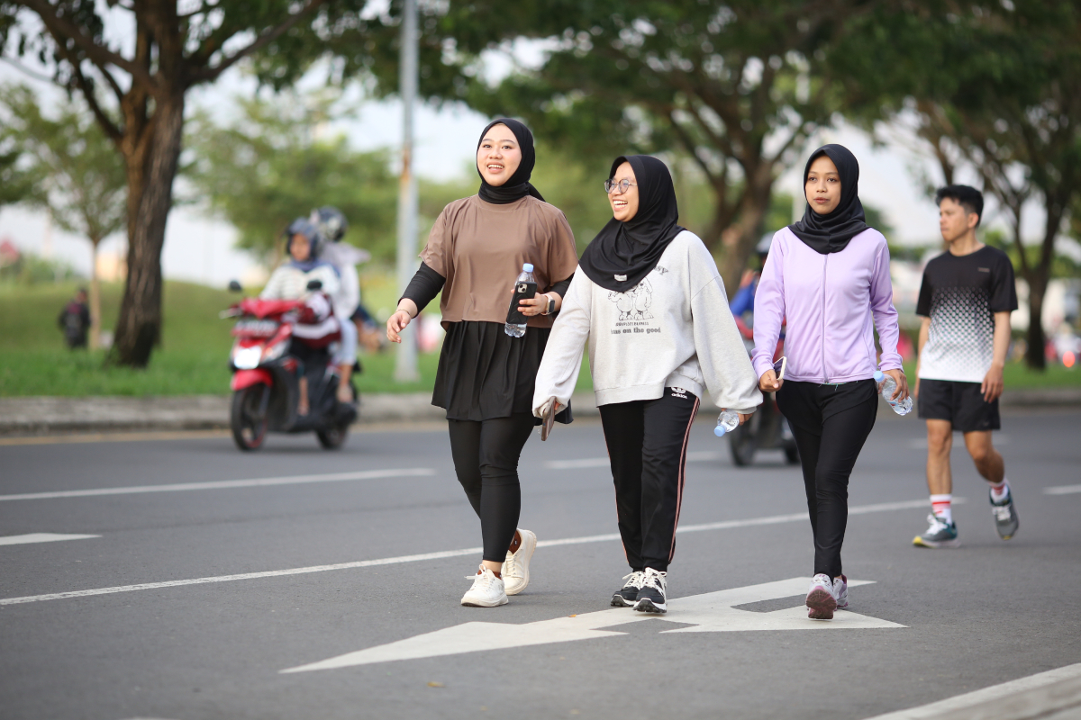 Suasana Jogging di Foto You CEwek manis Hijab Legging Jilbab Jogging di MAkassar